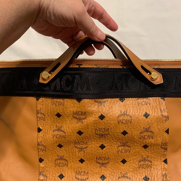 MCM backpack ( LG size ) - Picture 7 of 13